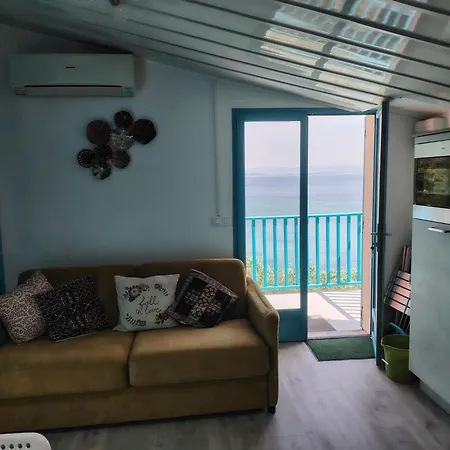 Apartment Front De - Vue Exceptionnelle, Les Pieds Dans L'eau A La Madrague, Presqu'ile De Giens Hyeres